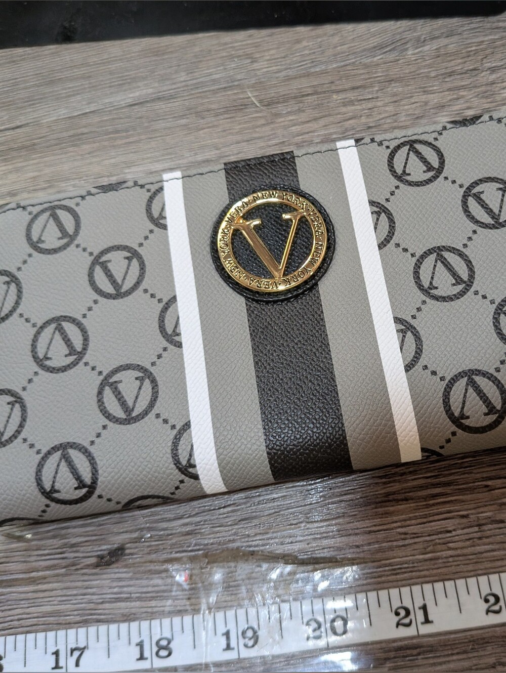 Vera New Signature Zip Around Wallet Gray